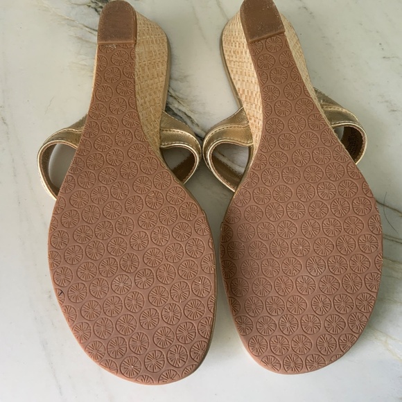 Lilly Pulitzer Gold Sandals - Picture 3 of 7